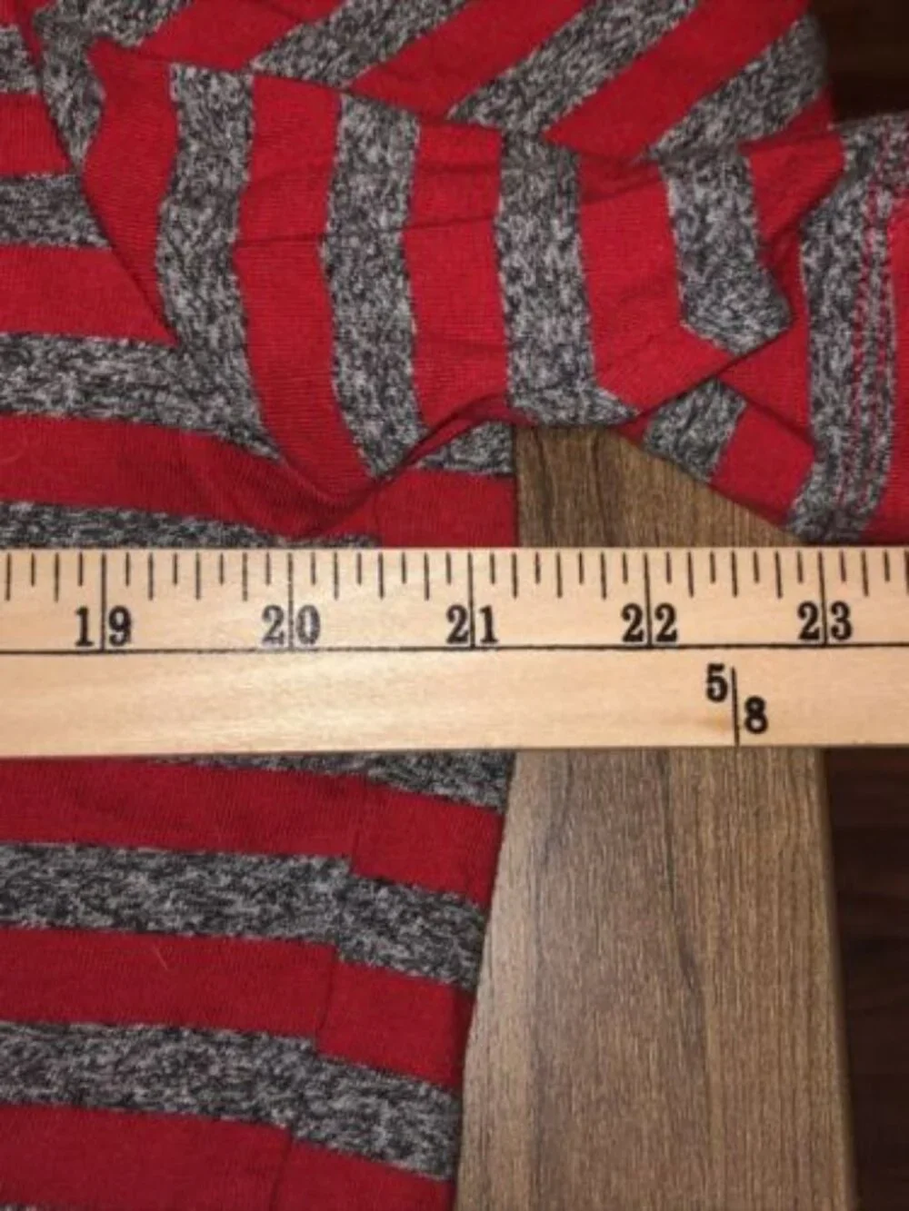 GUESS Originals T-Shirt Medium Red Gray Striped Logo Graphic Short Sleeve Mens - Picture 8 of 10